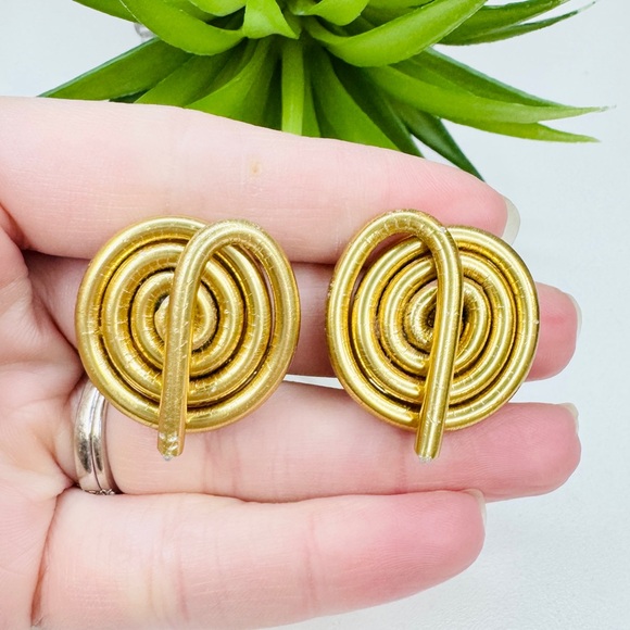 Vintage Jeff Lieb Industrial Brutalist Metal Spiral Gold Tone Clip On Earrings - Picture 1 of 9